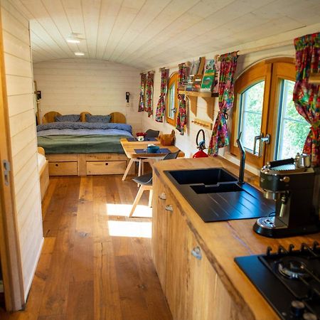 Вилла La Tiny House De La Bergerie Lierneux Экстерьер фото