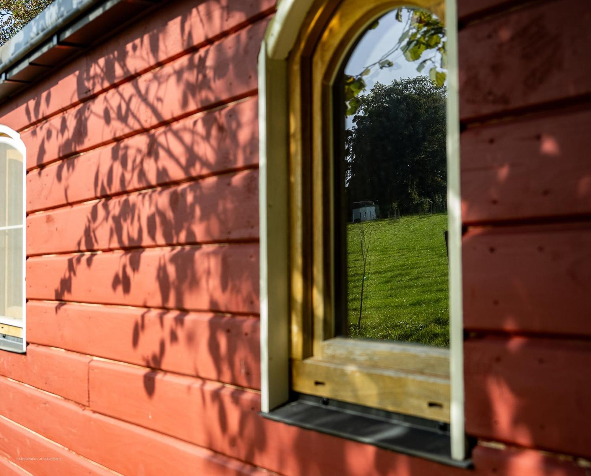 Вилла La Tiny House De La Bergerie Lierneux Экстерьер фото