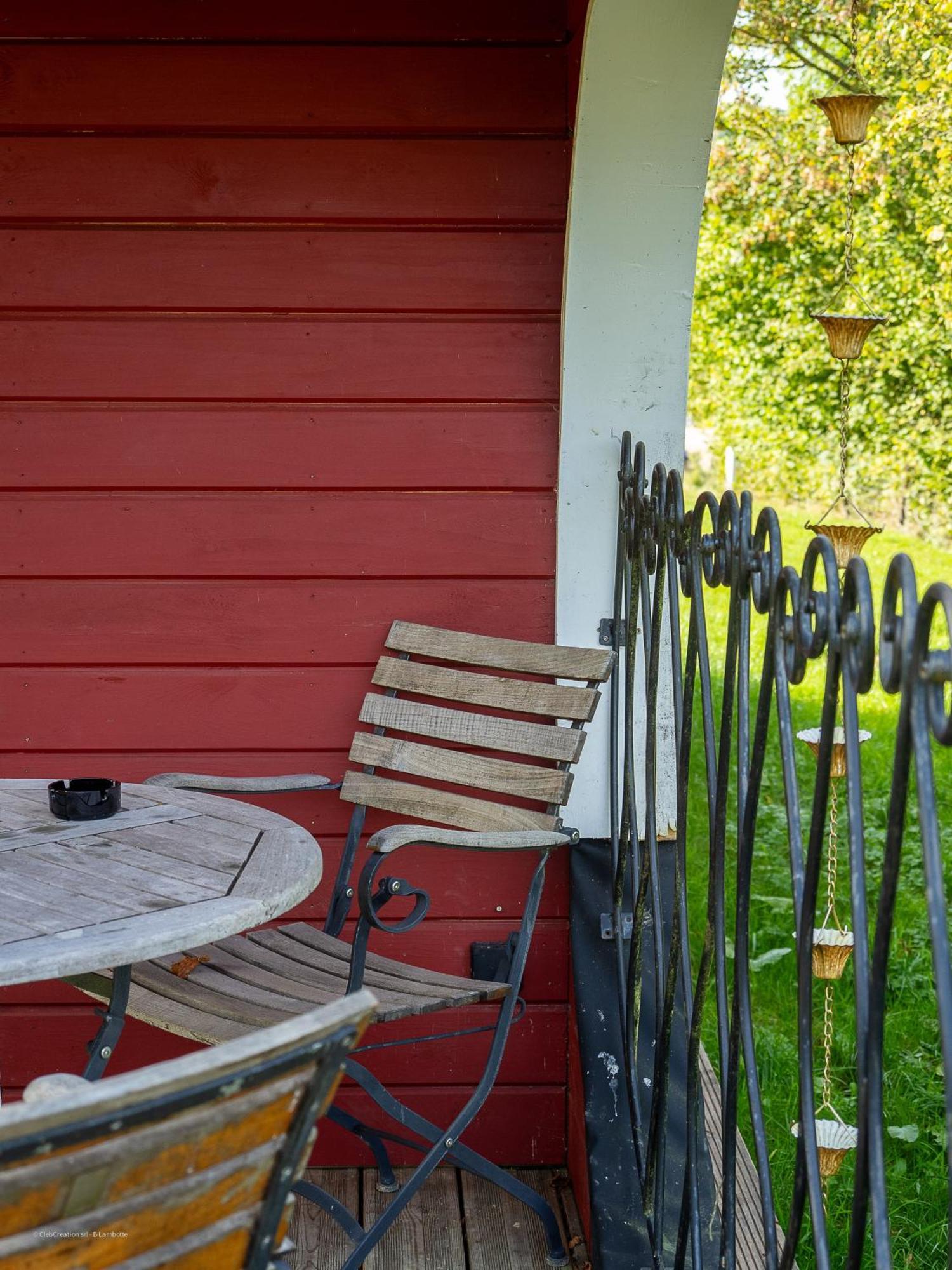 Вилла La Tiny House De La Bergerie Lierneux Экстерьер фото